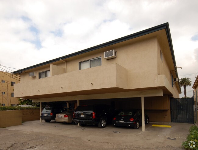 Foto del edificio - 1240 W. 29th St.
