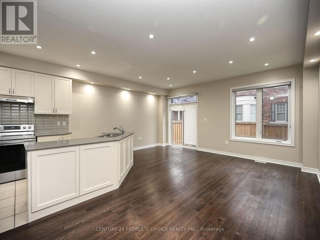 Building Photo - 39 Pearman Cres