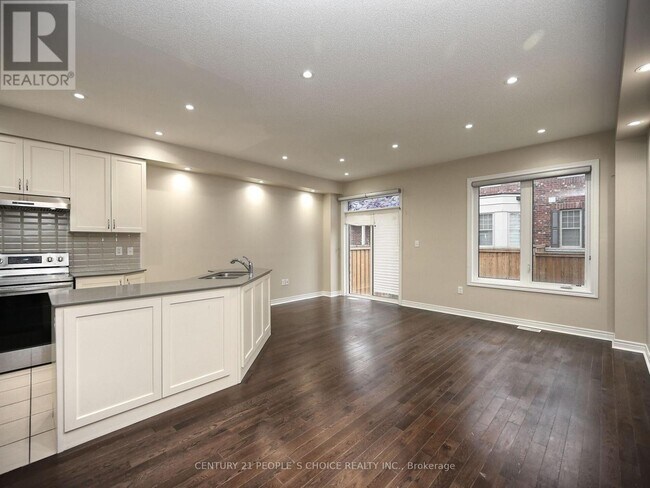 Building Photo - 39 Pearman Cres