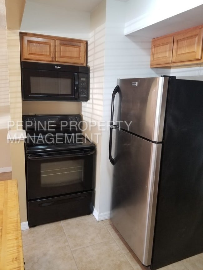 Building Photo - University Commons Room for rent in 4/2!