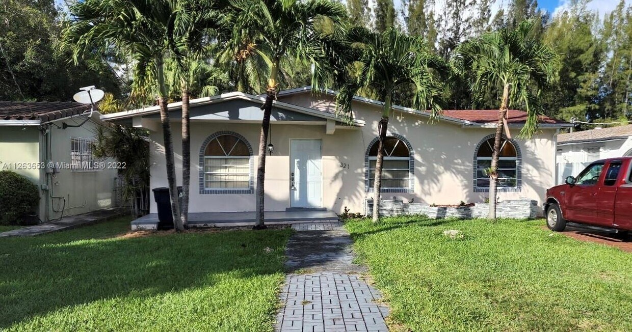 Foto principal - 321 Northwest Blvd