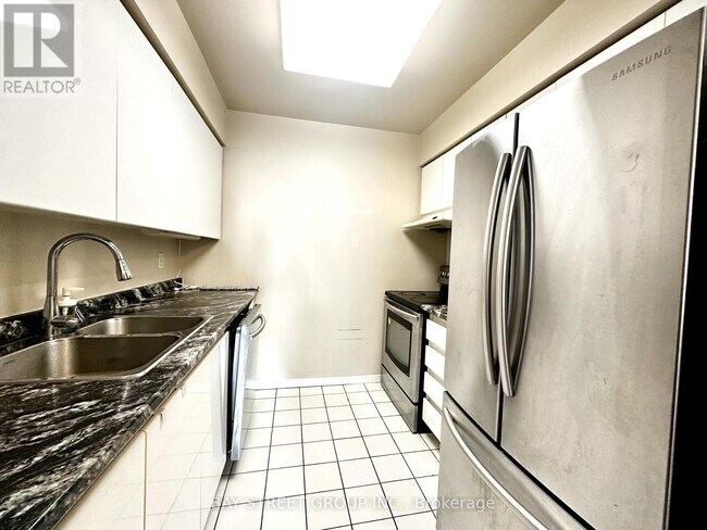 Building Photo - 1408-1435 EMPRESS Ave