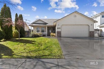 Building Photo - 18159 Spicebush Ave