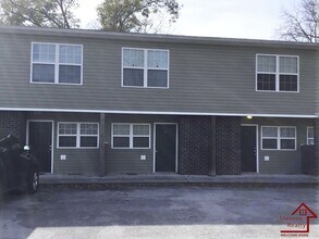 Building Photo - 1207 Holly Ave