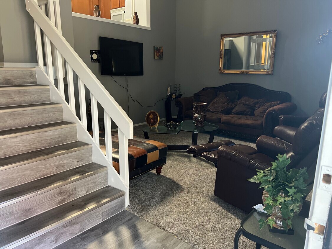 Foto principal - 1927 Evergreen Ave