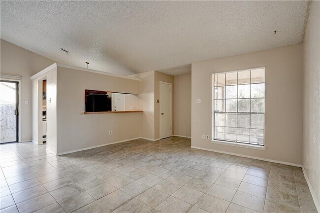 Building Photo - 11600 Walnut Ridge Dr