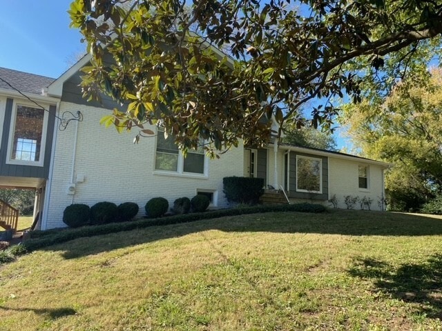 Building Photo - 709 Davis Dr