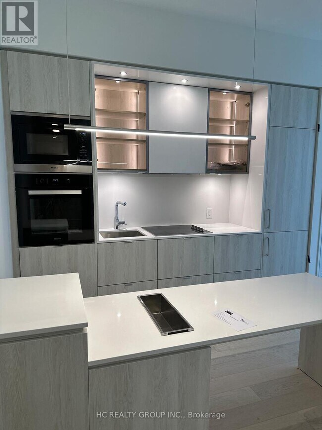 Photo du bâtiment - 11 Yorkville Ave