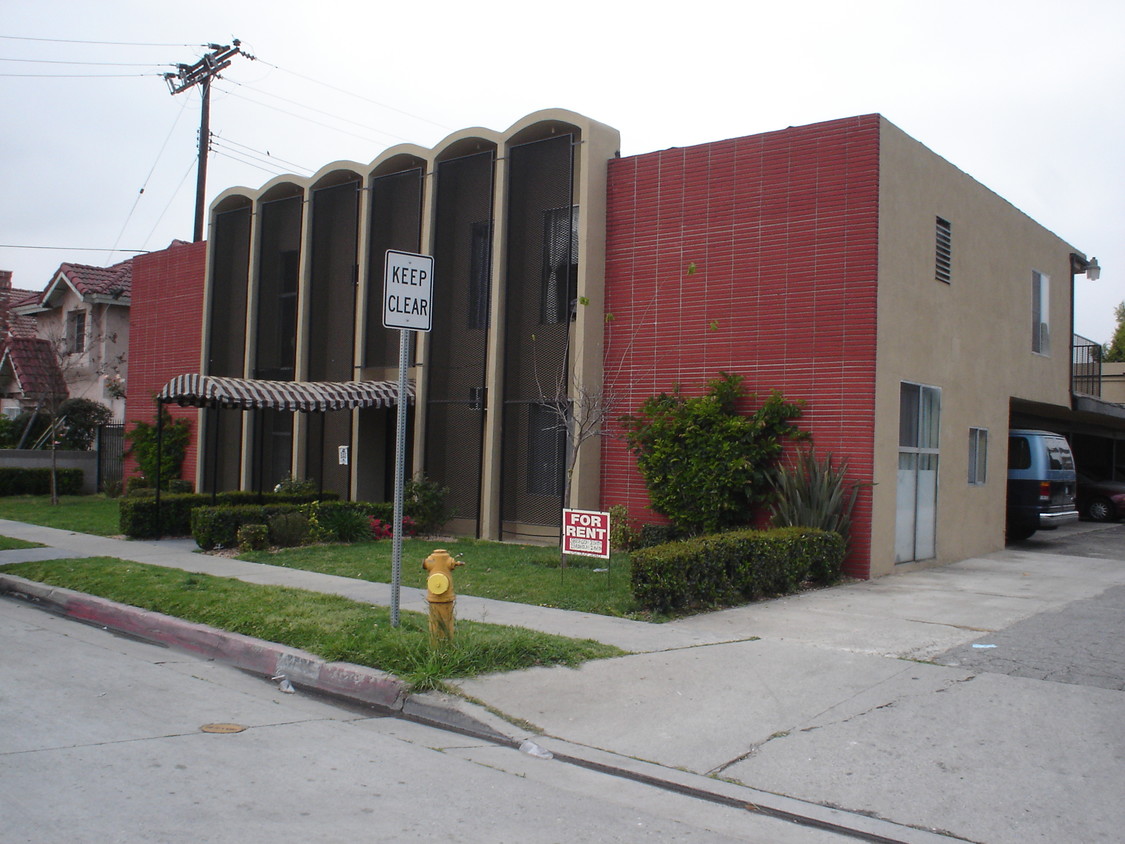 Building Photo - 3725 Baldwin Ave