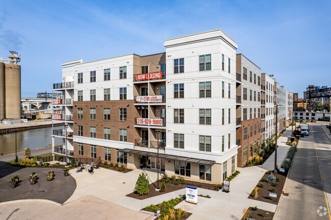 Building Photo - Triton at the Flats