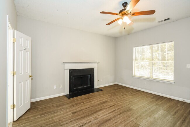 Foto del edificio - 4259 Waldrop Hills Terrace