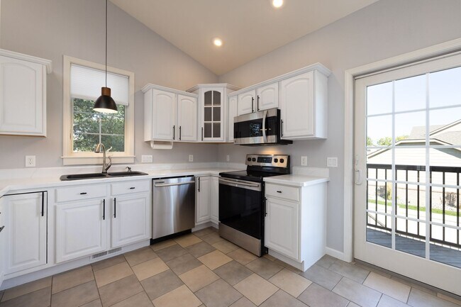 Foto del edificio - 5 bed 3 bath home for rent!