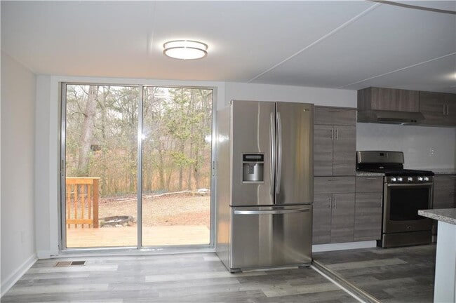 Foto del edificio - 3227 Hilltop Cir