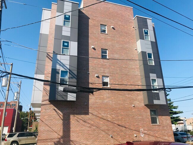 Building Photo - 430 N 9th St