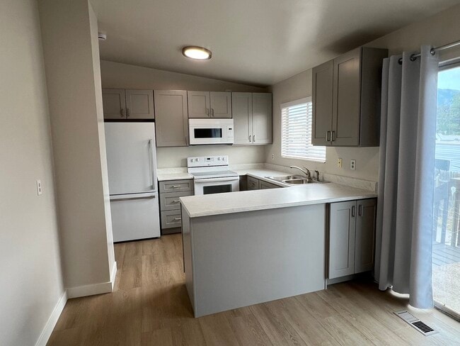 Kitchen b - 1136 E Violet Dr