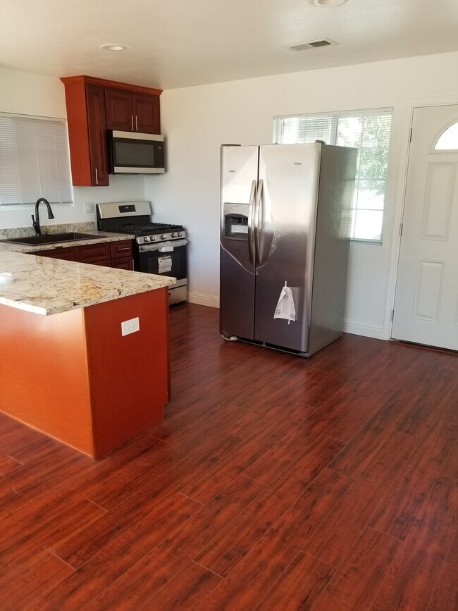 Building Photo - 22096 Victory Dr