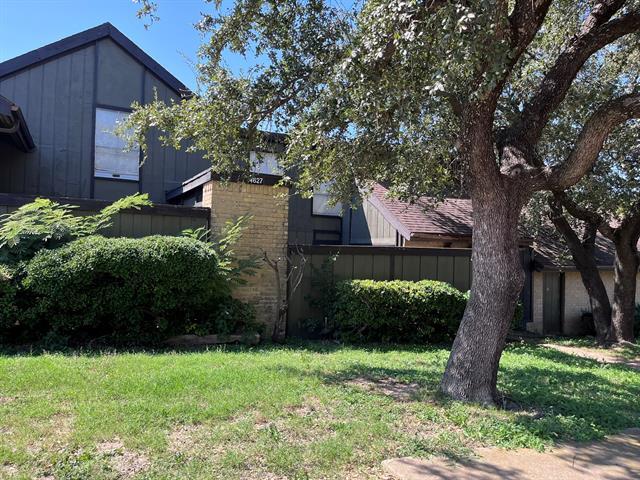 Primary Photo - 4627 Country Creek Dr
