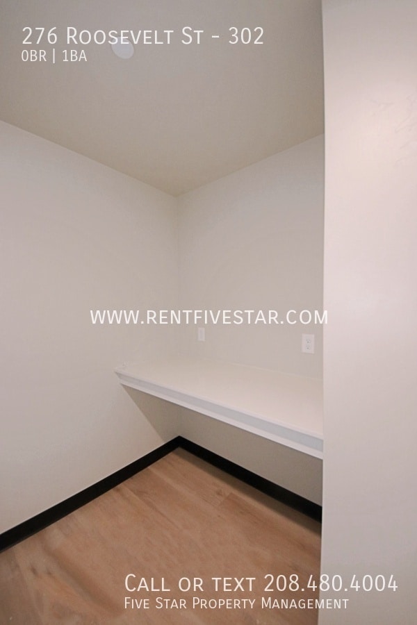 Building Photo - 276 Roosevelt St