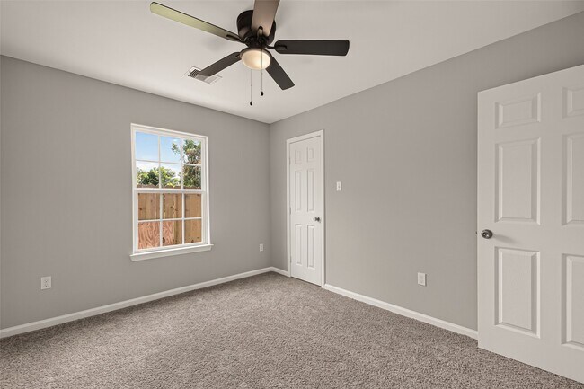 Foto del edificio - 7414 S Hall St