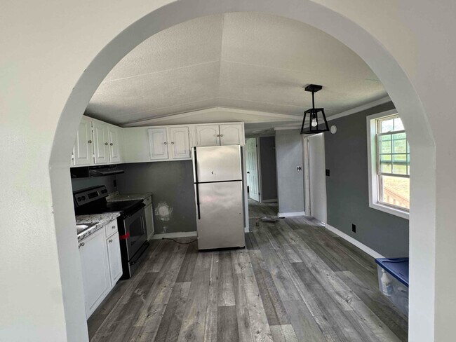 Building Photo - 104 Bunk Dr