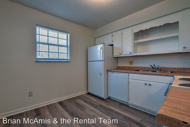 Foto del edificio - 102 Hartshaw Dr