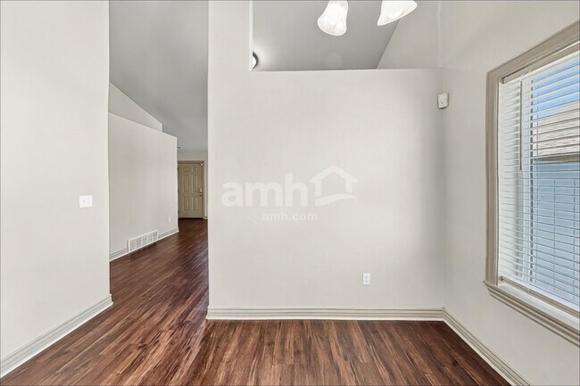 Foto del edificio - 186 Westgate Ln