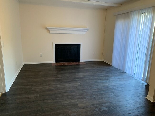 Foto del edificio - Lovely Heathstead 3 Bedroom Townhouse!
