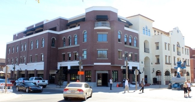 Building Photo - Front Street Plaza