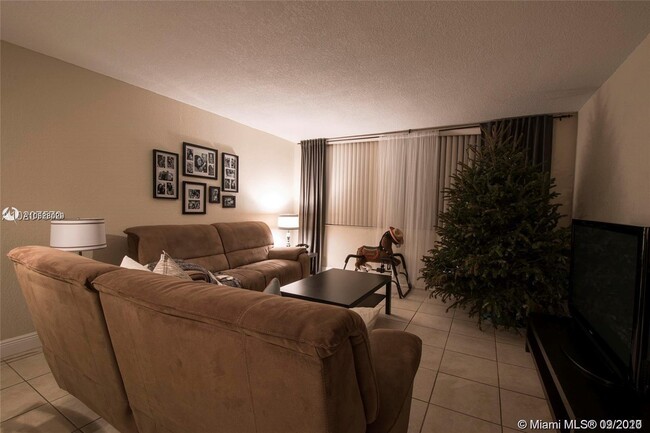 Foto del edificio - 9125 SW 77th Ave