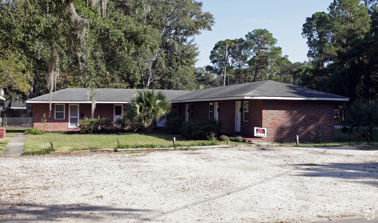 Primary Photo - 2908 Player St