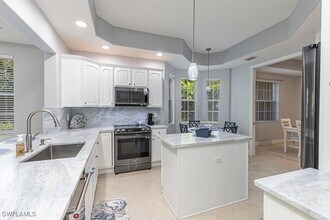 Building Photo - 7837 Hawthorne Dr