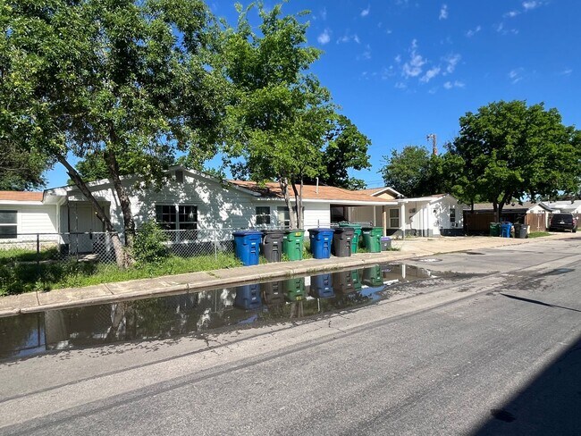 Foto del edificio - 417 Elmwood Dr., San Antonio, TX. 78212