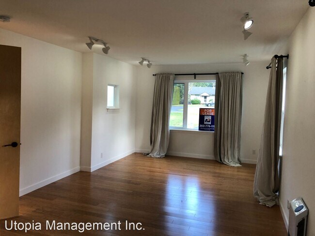 Building Photo - 2 br, 1.5 bath House - 1111 Roland Street