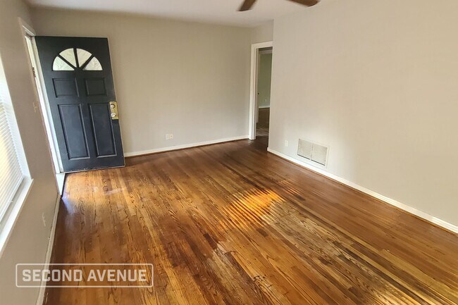 Building Photo - 4810 Summerlane Ave