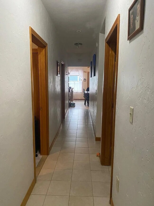Hallway from kitchen to living room - 21 Mt Vernon St