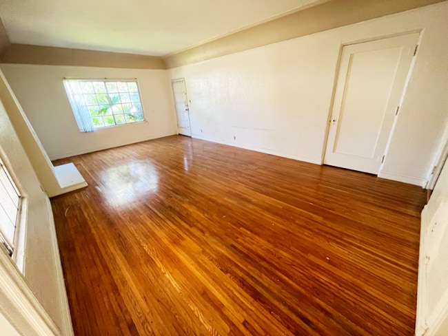 Building Photo - 227 S Gale Dr