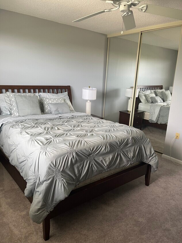 Foto principal - 6097 Balboa Cir