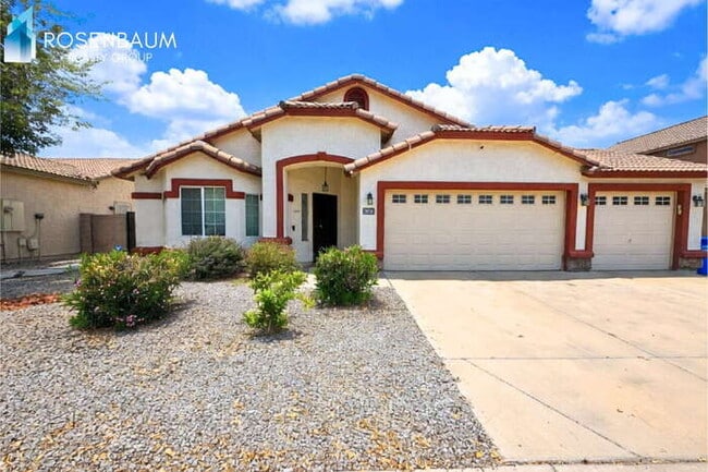 Building Photo - 2030 W Carson Rd