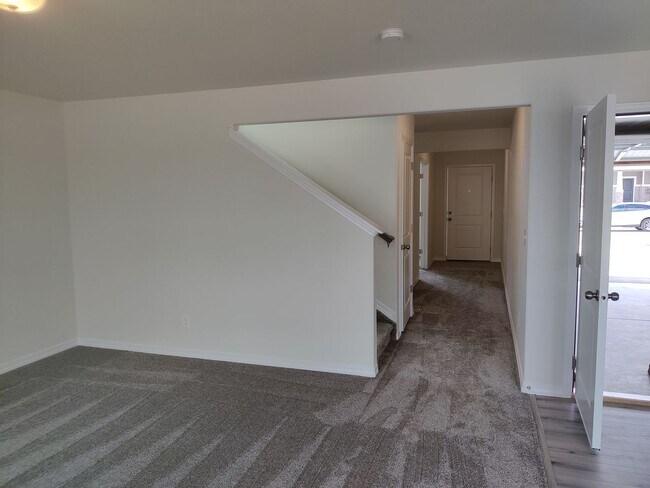 Foto del edificio - New Home in Enclaves - Close to Barnes Rd!