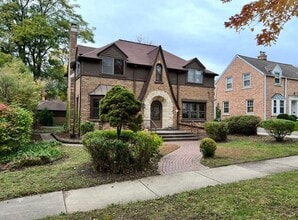 Building Photo - 2323 N 81st St