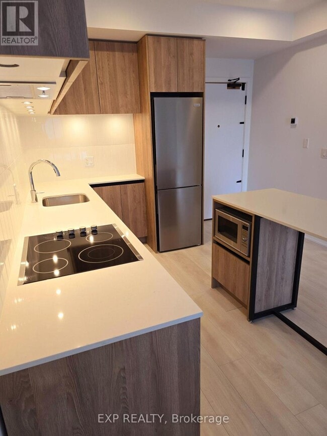 Building Photo - 7950 Bathurst St