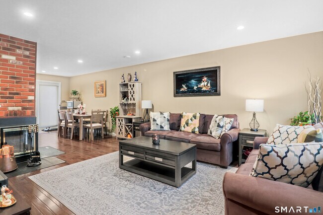 Foto del edificio - 14 1/2 Fairview Ave