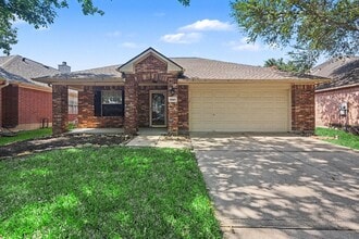 Building Photo - 15403 Court Green Trail