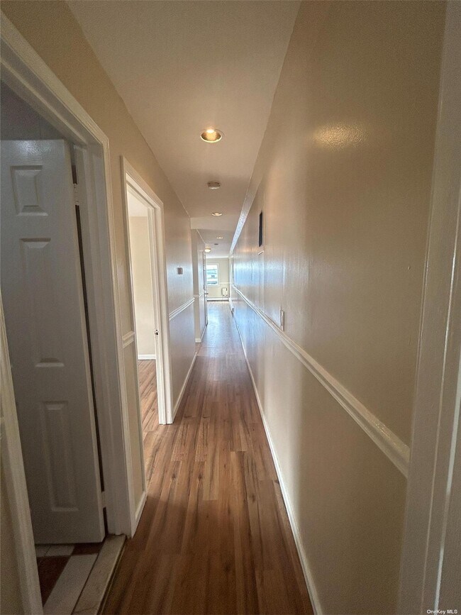 Foto del edificio - 146-37 Guy R Brewer Blvd