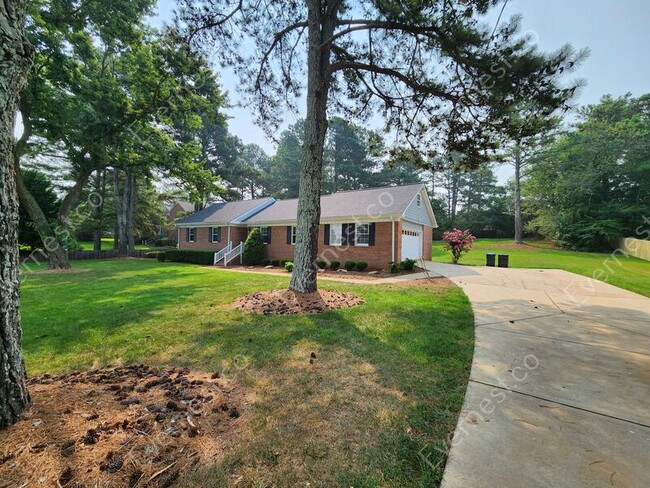 Building Photo - 315 Hardscrabble Rd