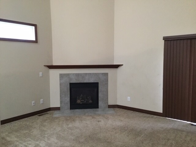 Building Photo - 8484 Flowering Cherry Dr