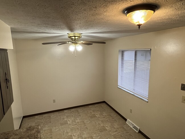 Building Photo - 3184 Cedar Grove Pl S
