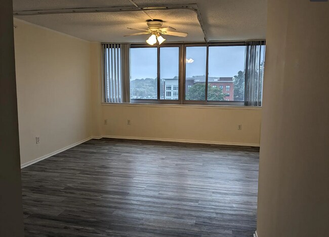 Foto del edificio - 5353 Columbia Pike