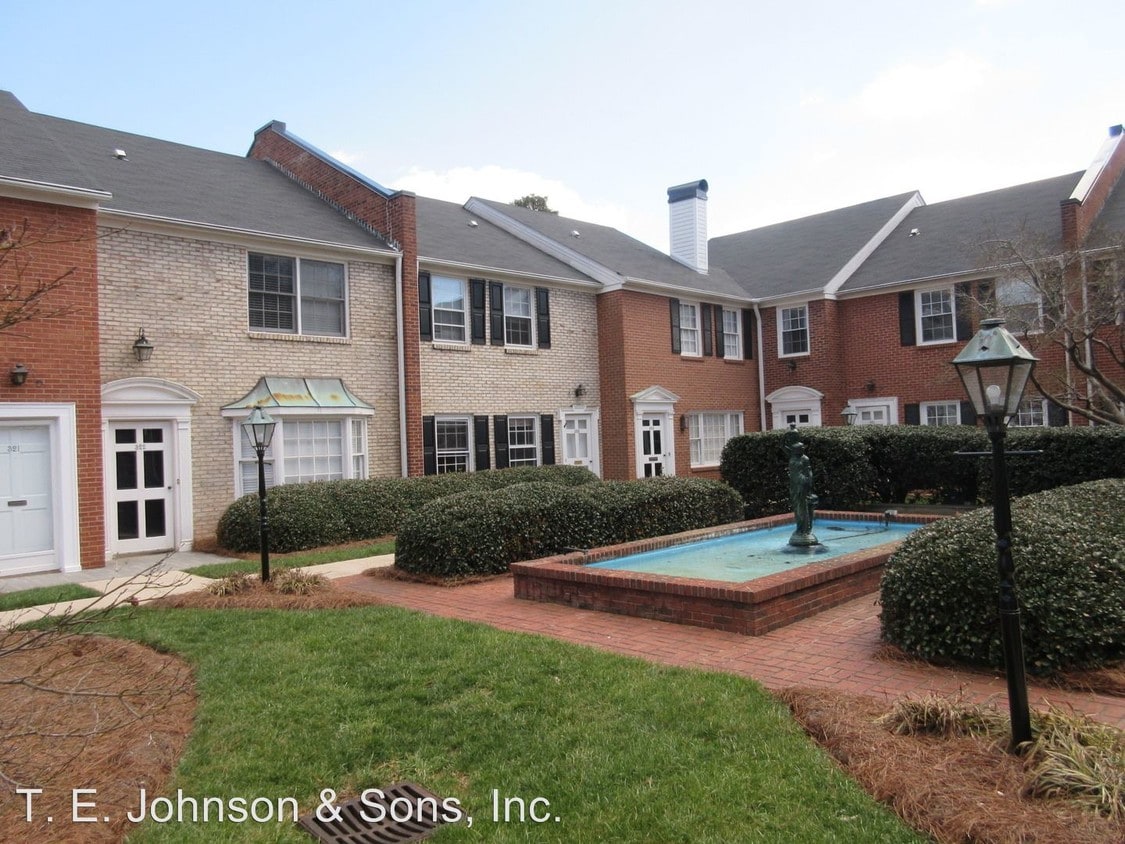 Primary Photo - 2 br, 2.5 bath House - 323 Hanover Arms