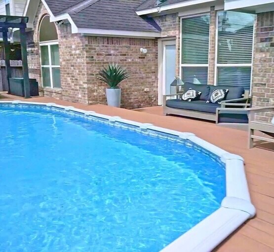 Building Photo - 2109 Mooncrest Dr